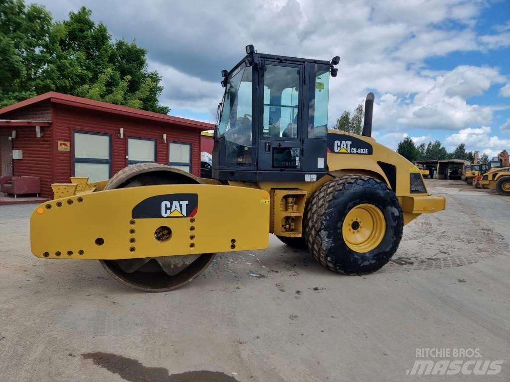 CAT CS 683 E Walce jednobębnowe