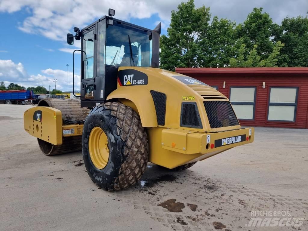 CAT CS 683 E Walce jednobębnowe