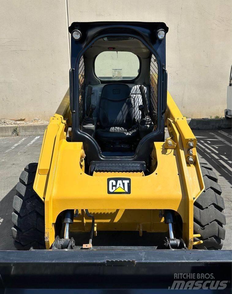 CAT 246 D Ładowarki burtowe
