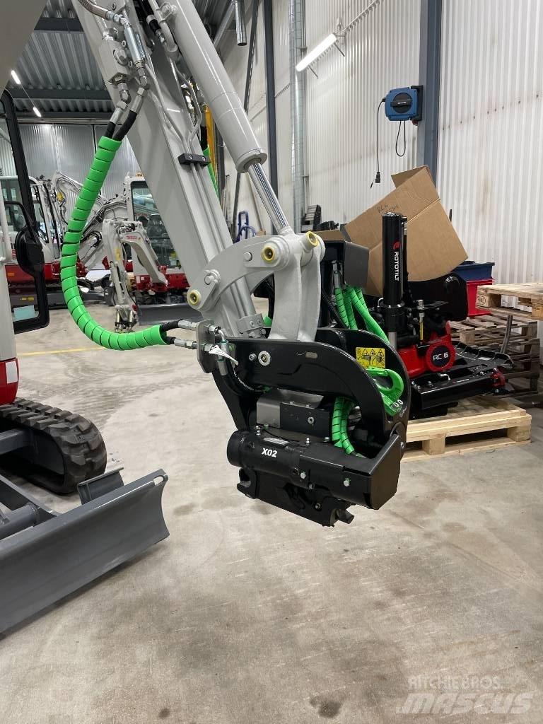 Takeuchi TB 320 Minikoparki