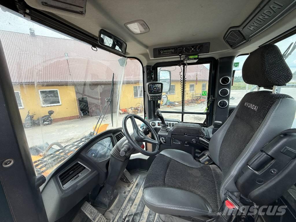 Hyundai HL 960 Ładowarki kołowe