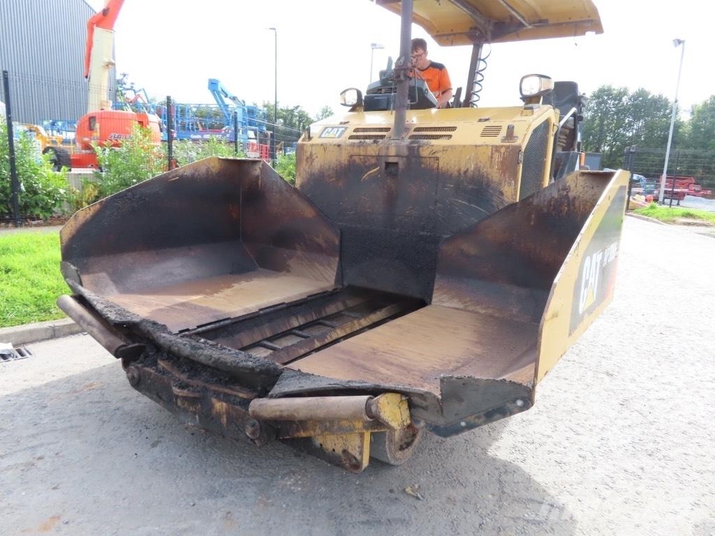 CAT AP 300 Rozściełacze do asfaltu