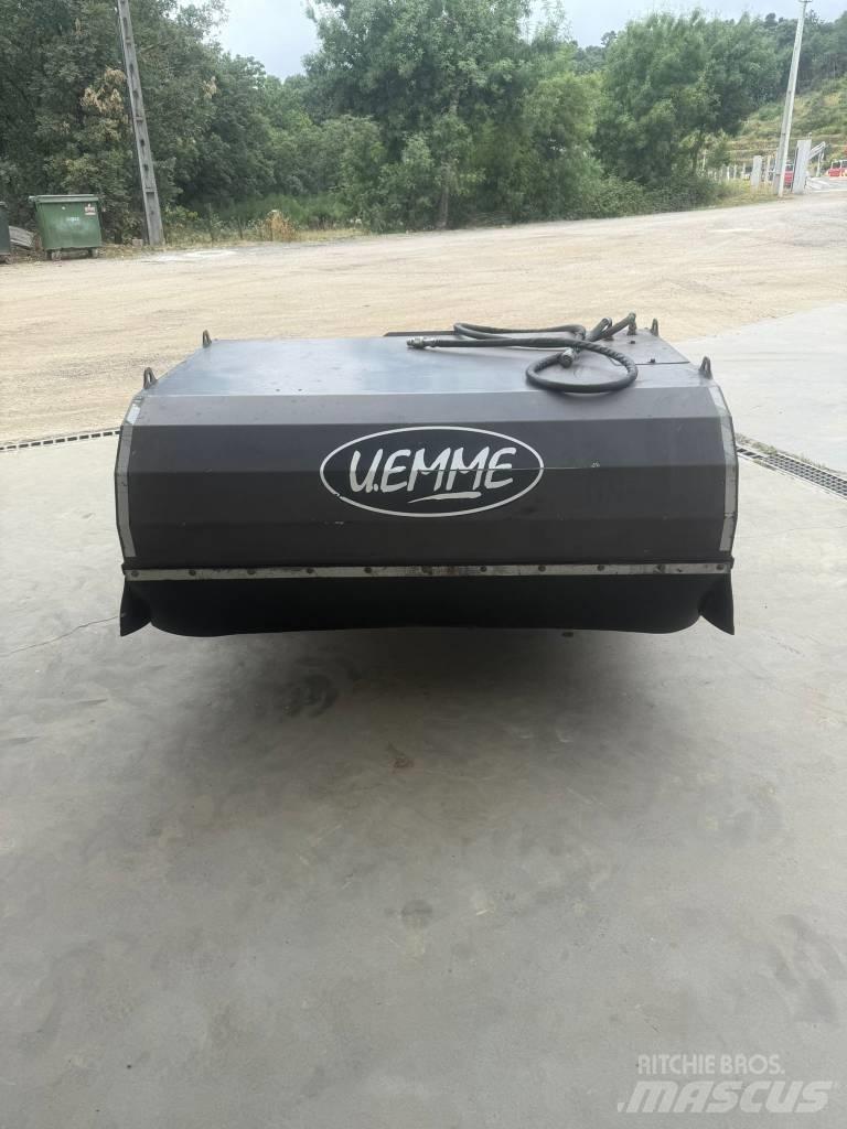  UEMME Manta 1550 HD Zamiatarki - Zgarniarki - Odśnieżarki