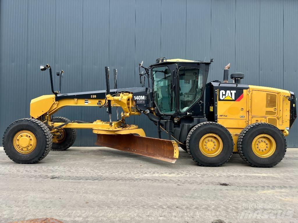 CAT 140M2 AWD Równiarki