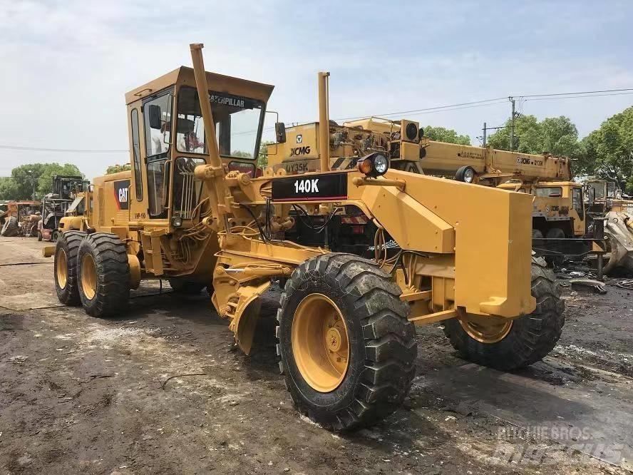 CAT 140 Równiarki