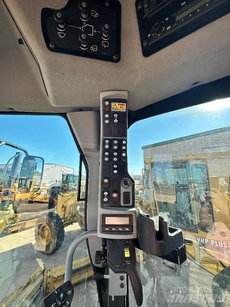 CAT 12 M 2 Równiarki