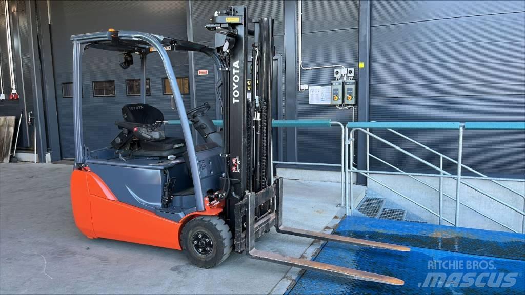 Toyota 8 FBET 16 Wózki elektryczne