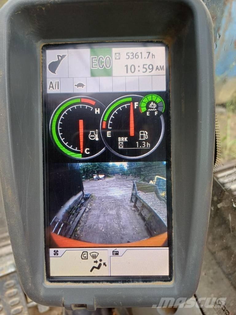 Hitachi ZX 135 US-6 Koparki gąsienicowe