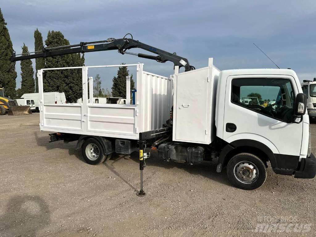 Nissan NT 400 Żurawie samochodowe