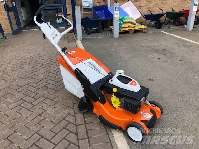 Stihl RM 655.1 RS Kosiarki mechaniczne z operatorem za maszyną
