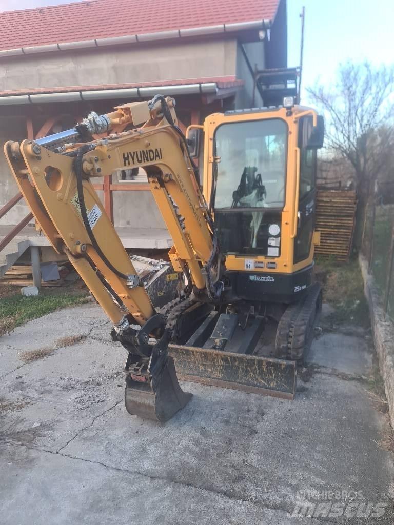 Hyundai R25Z-9 AK Minikoparki