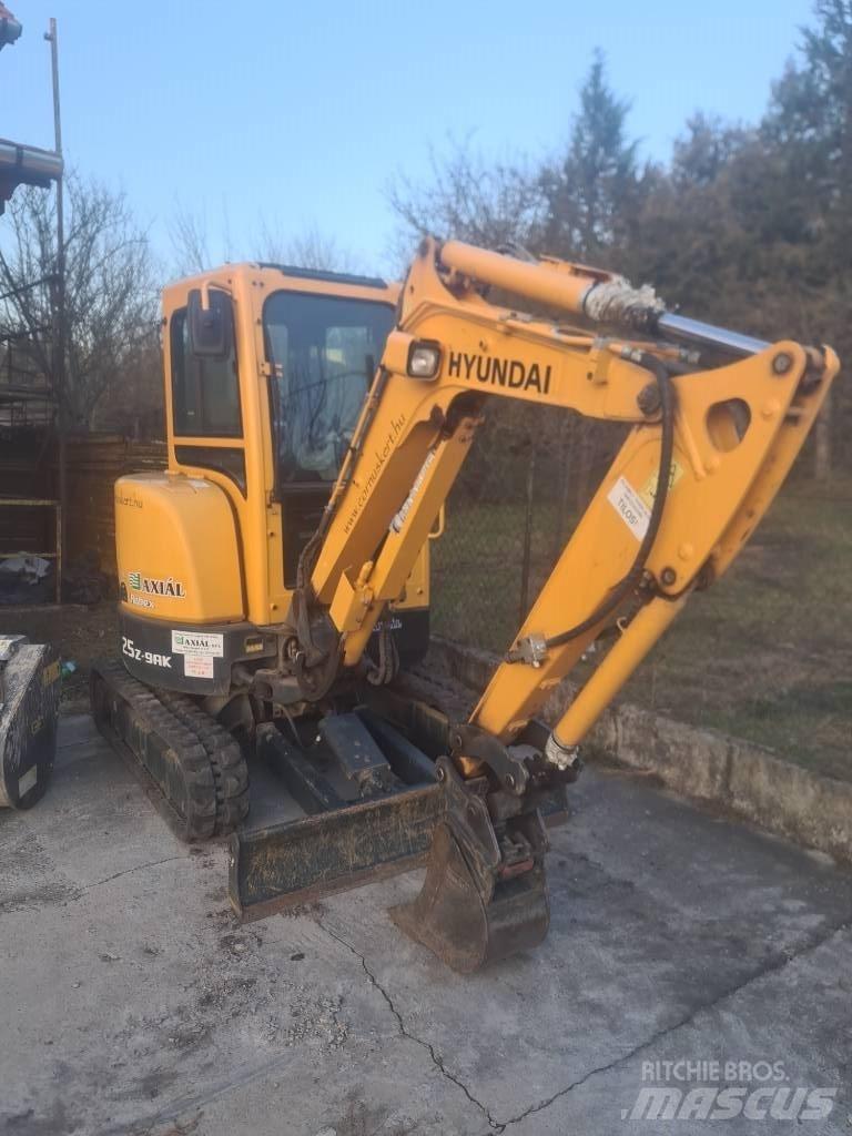 Hyundai R25Z-9 AK Minikoparki