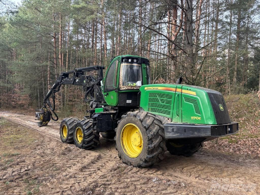 John Deere 1170 E Harwestery