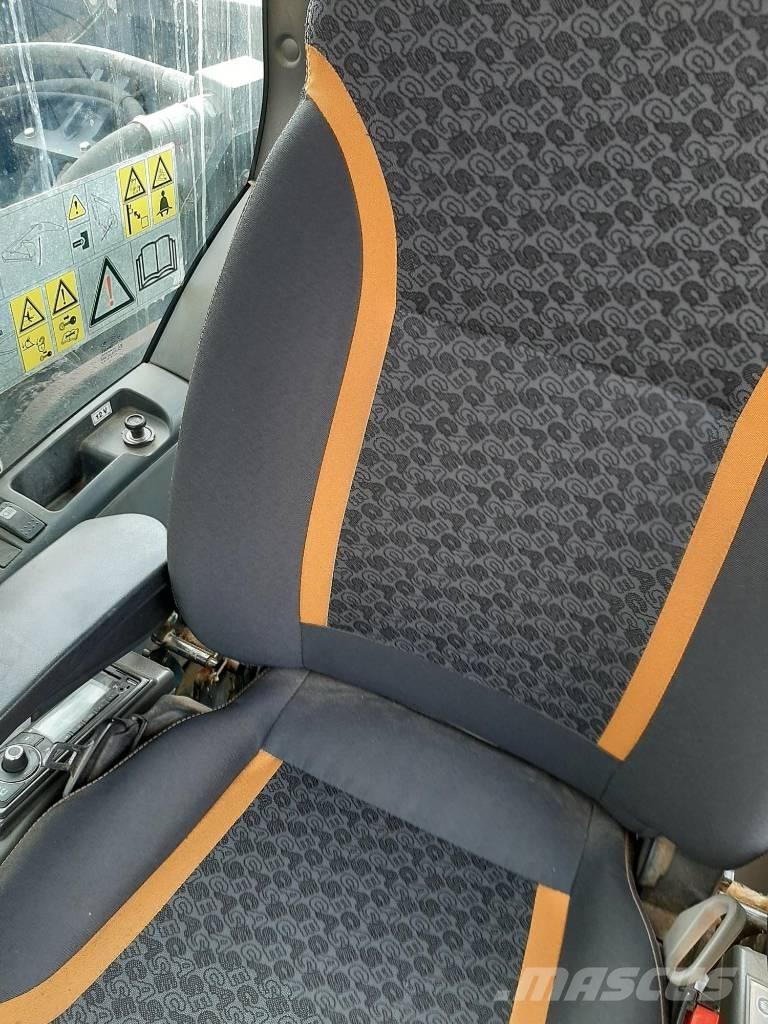 CASE CX 300 D Magazynowanie - Inne