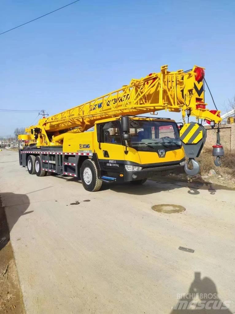 XCMG QY30T Żurawie szosowo-terenowe