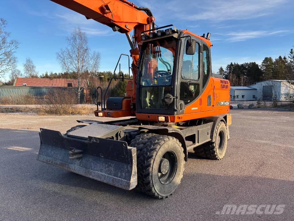 Doosan DX 140 W + vagn Koparki kołowe