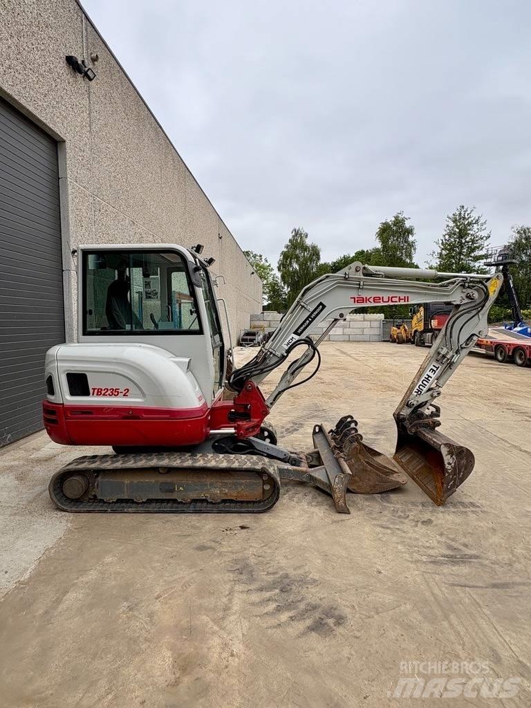 Takeuchi TB 235 Minikoparki