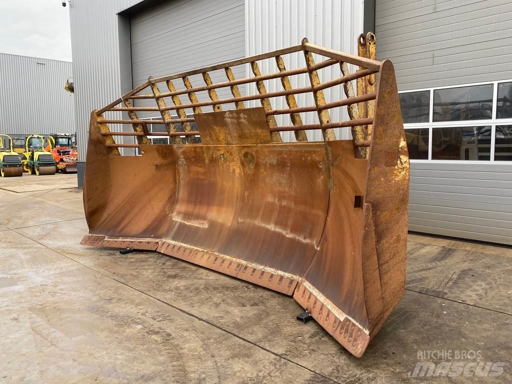 CAT D9U Blade Lemiesze