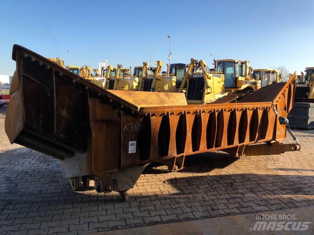 CAT D9U Blade Lemiesze