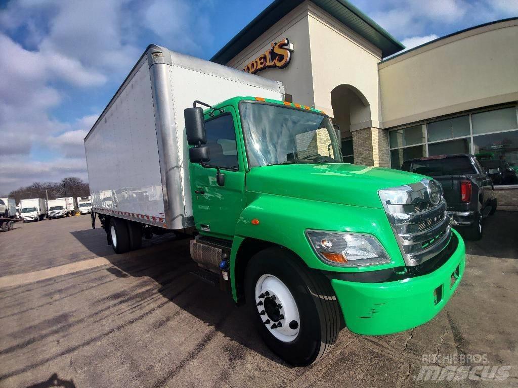 Hino 338 Samochody ciężarowe ze skrzynią zamkniętą