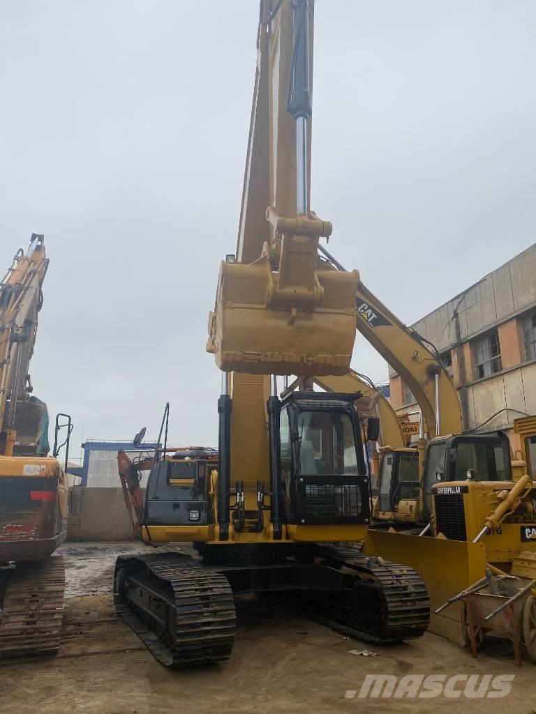 CAT 330 D Koparki gąsienicowe