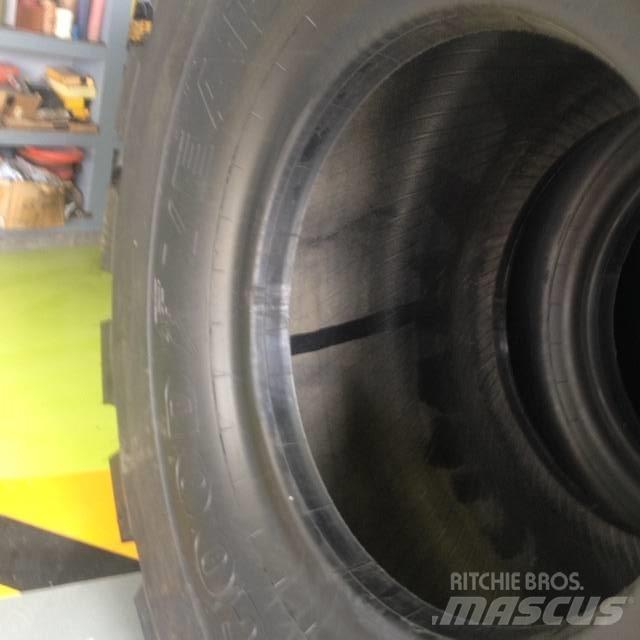 Goodyear 3565R33 L5 Opony, koła i felgi