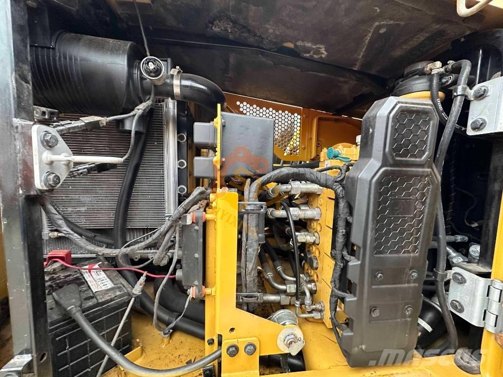 CAT 310 Koparki gąsienicowe