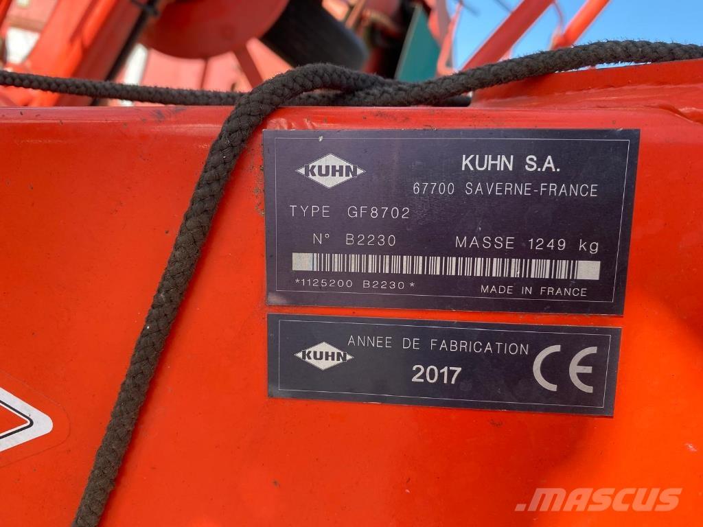 Kuhn GF8702 Zgrabiarki i przetrząsacze