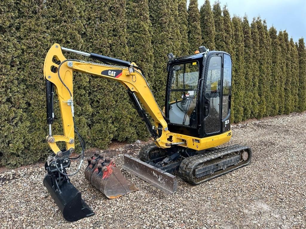 CAT 302.7 D CR Minikoparki
