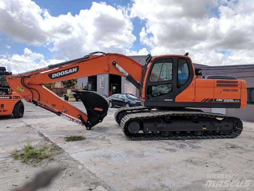 Doosan DX 225 LCA Koparki gąsienicowe