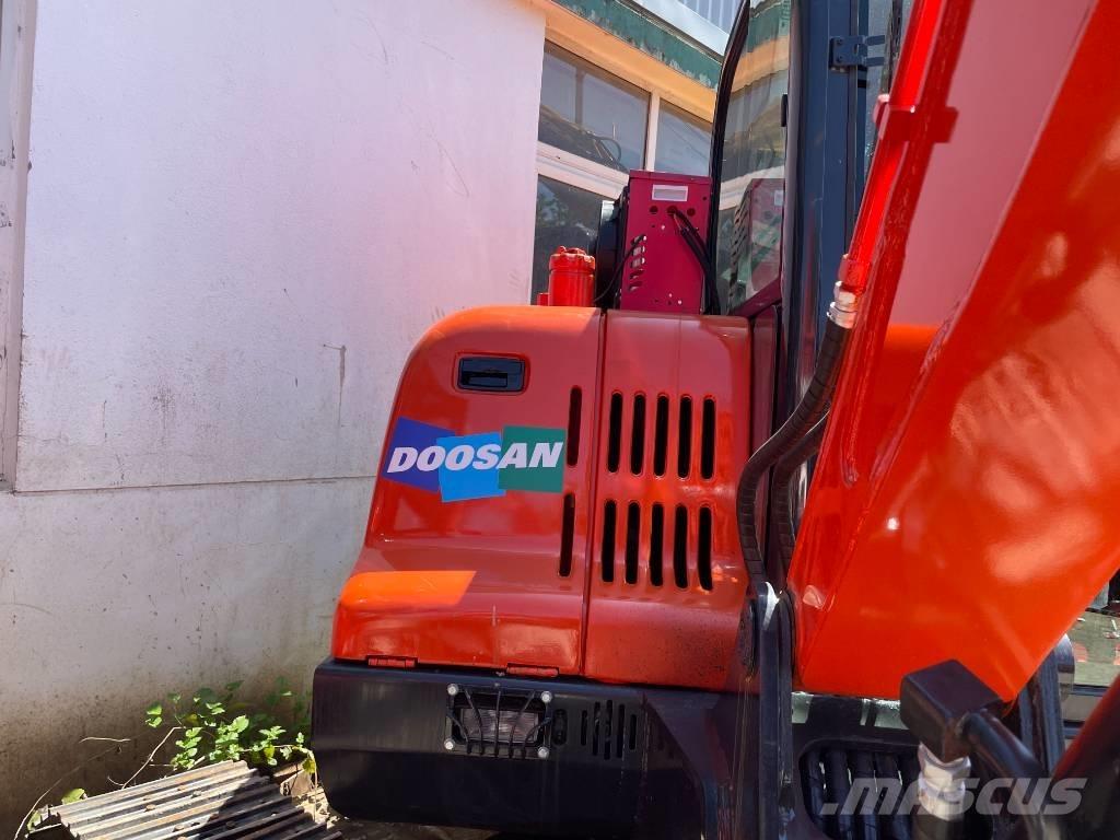 Doosan DX 60 Koparki gąsienicowe