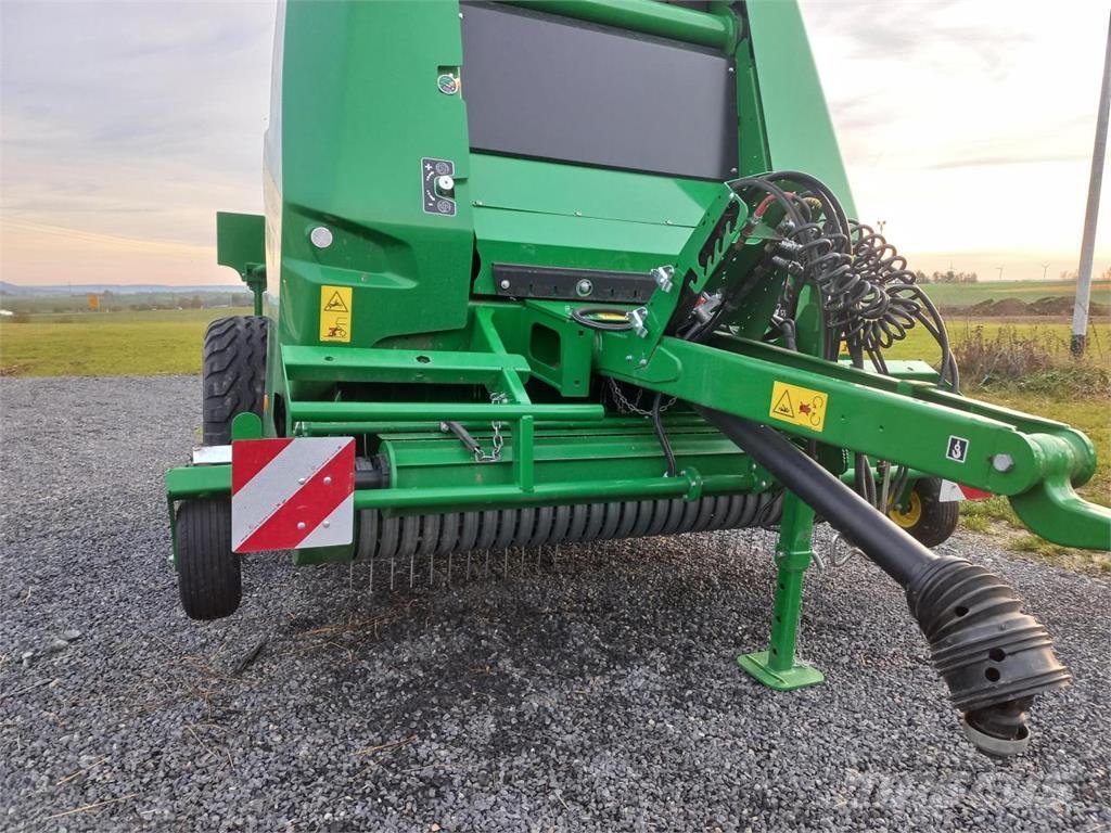 John Deere V461M Prasy zwijające