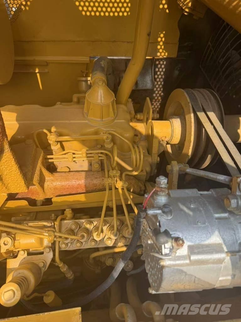 CAT D 7 G Równiarki