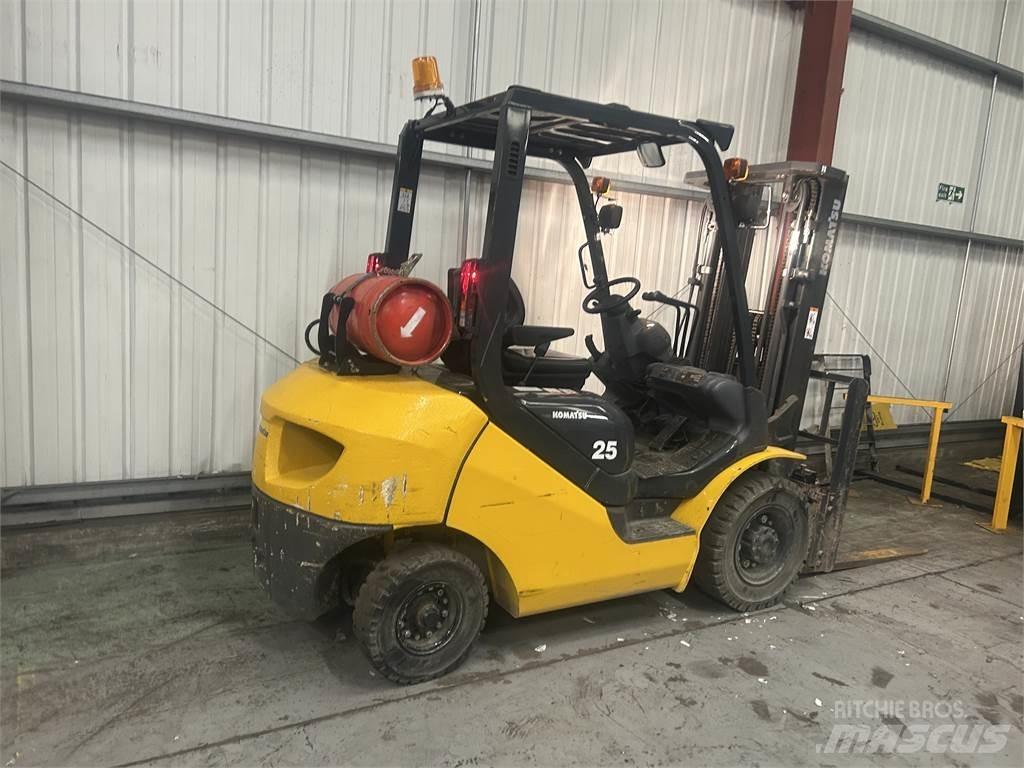 Komatsu FG25HT-17 Wózki LPG