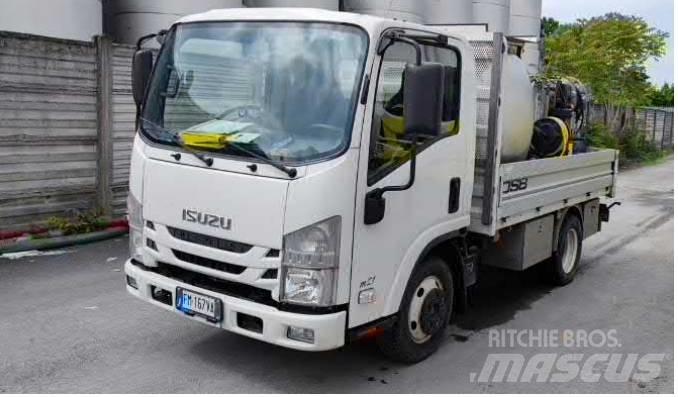 Isuzu N 1R 87A Samochody ciężarowe ze skrzynią zamkniętą