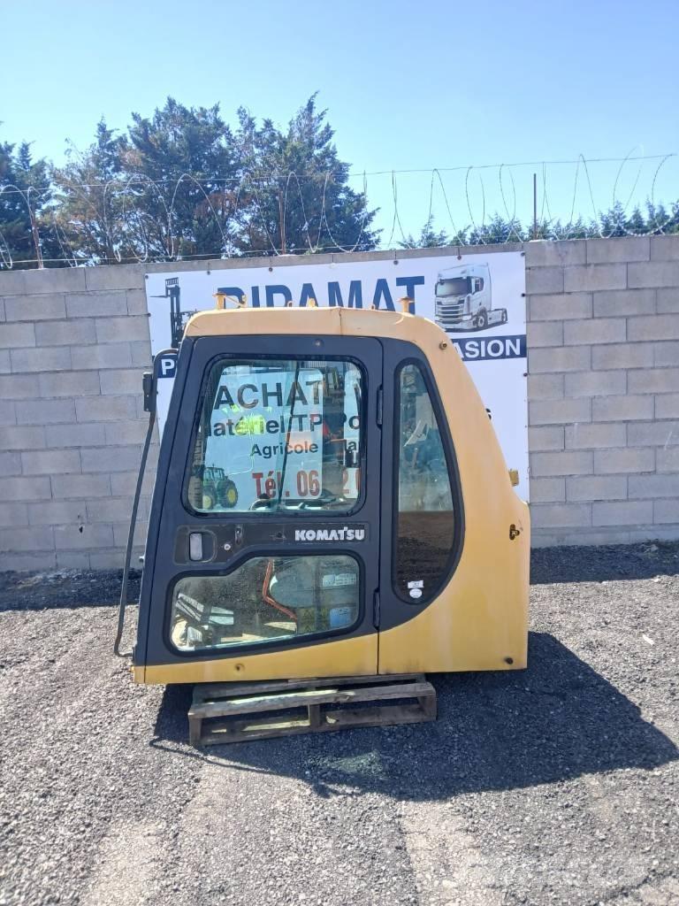 Komatsu PC 210 Kabiny i wnętrze