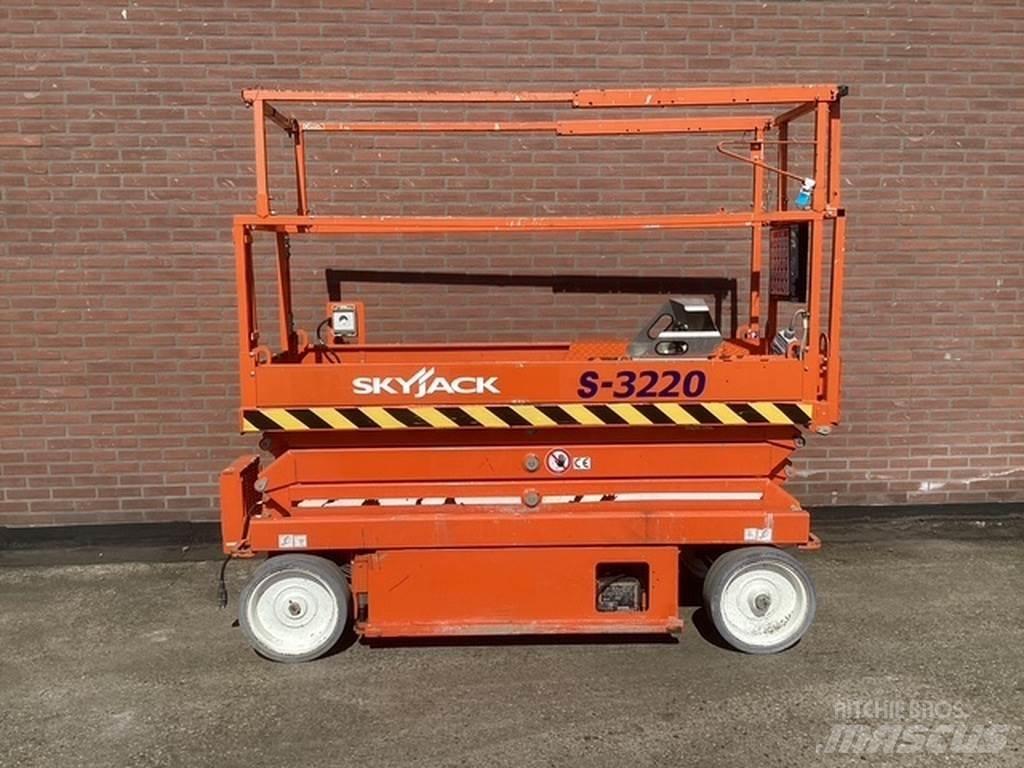 SkyJack SJIII3220 Podnośniki nożycowe