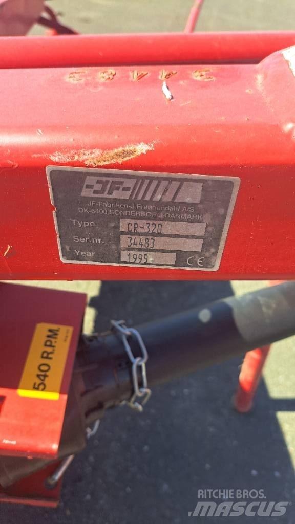JF CR 320 Zgrabiarki i przetrząsacze
