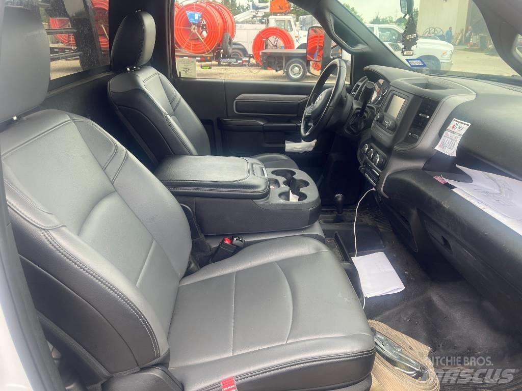 RAM 5500 Ciężarówki typu Platforma / Skrzynia