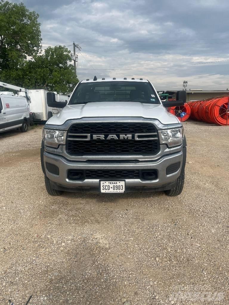 RAM 5500 Ciężarówki typu Platforma / Skrzynia