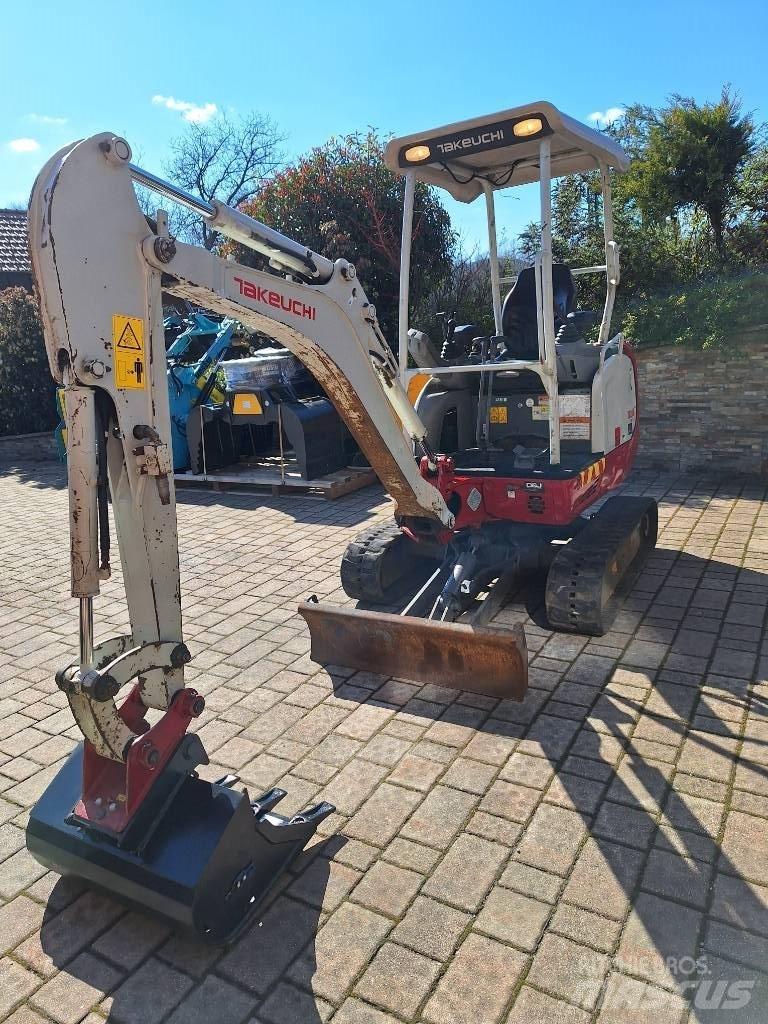 Takeuchi TB 216 Minikoparki