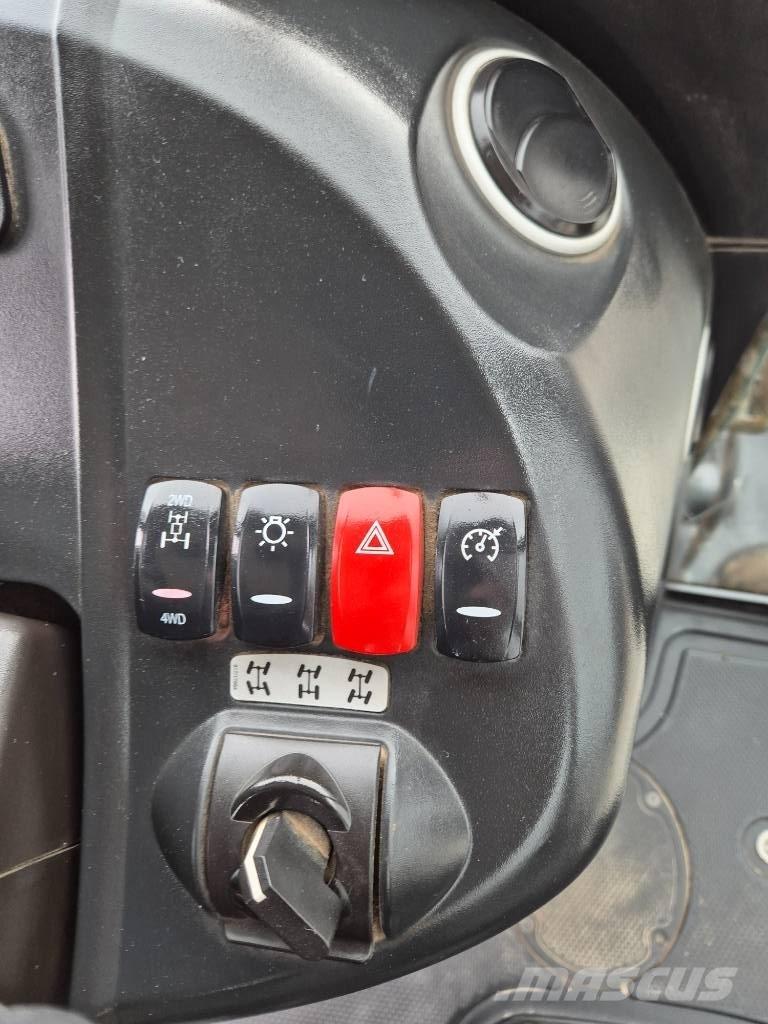 JCB 4CX Koparko-ładowarki