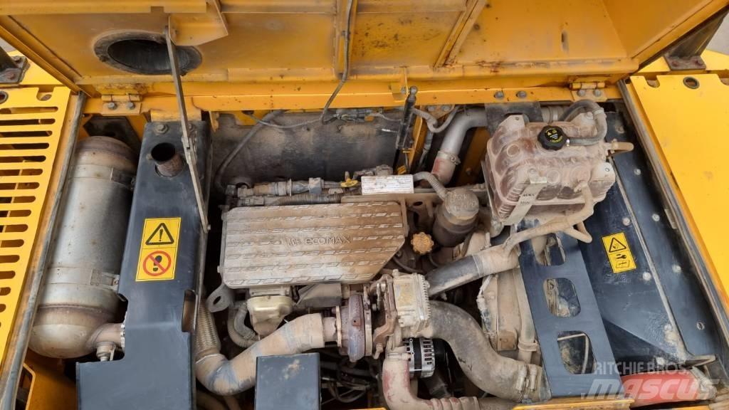 JCB JS 220 LC Koparki gąsienicowe