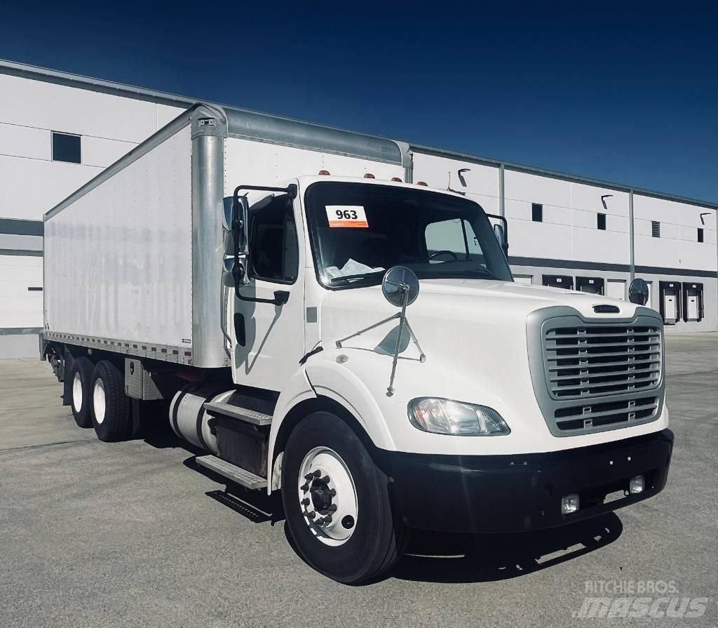 Freightliner M 106 Samochody ciężarowe ze skrzynią zamkniętą