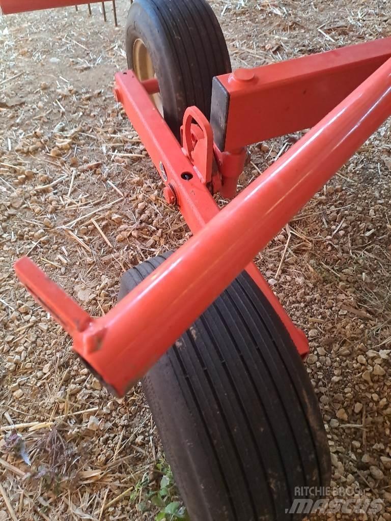 Kuhn GA4321 Ciągnikowe żniwiarki pokosowe