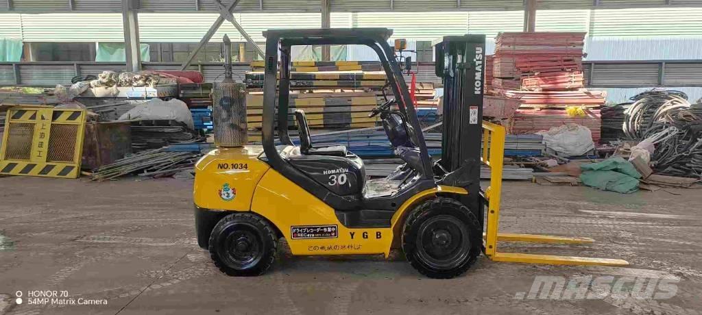 Komatsu FD 30 T-17 Wózki Diesla