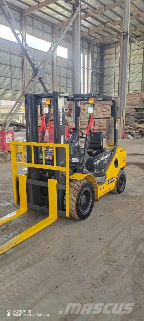 Komatsu FD 30 T-17 Wózki Diesla