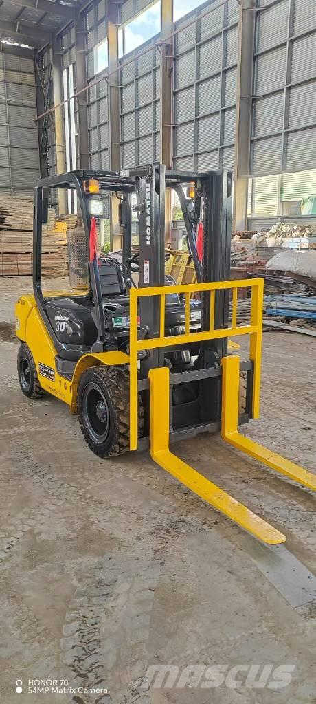 Komatsu FD 30 T-17 Wózki Diesla