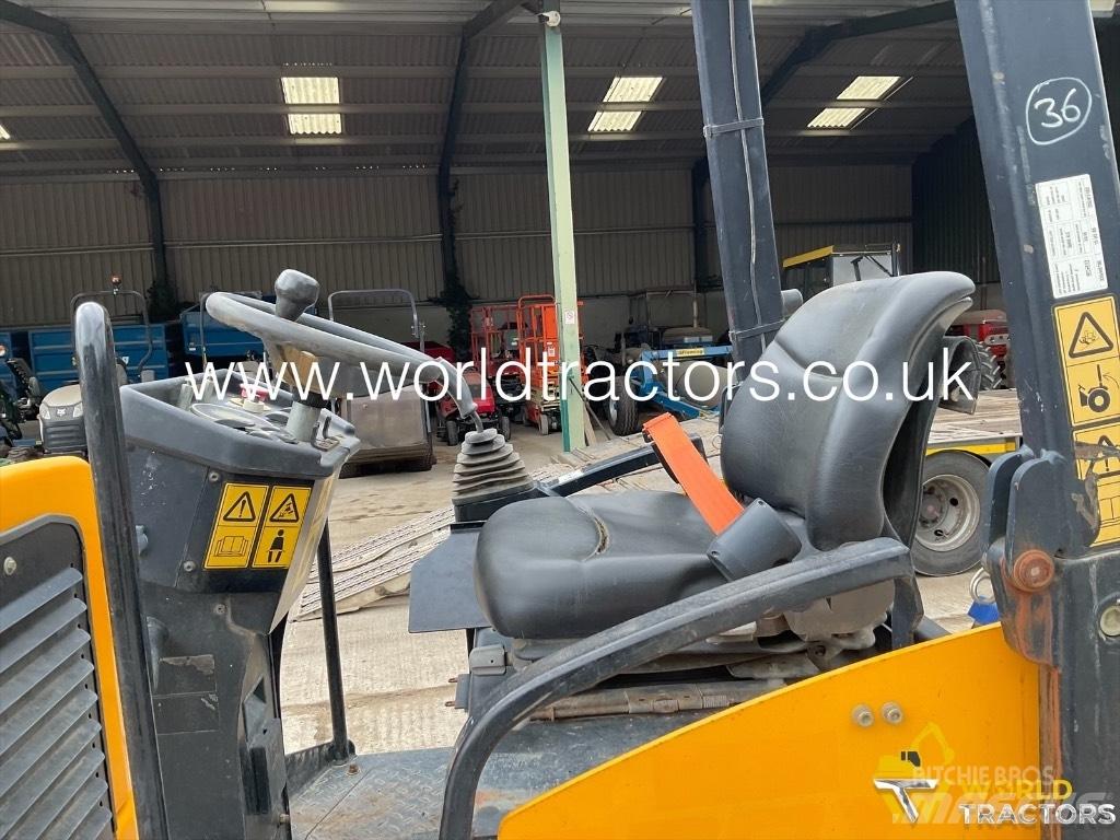 JCB VMT 260-120 Walce dwubębnowe