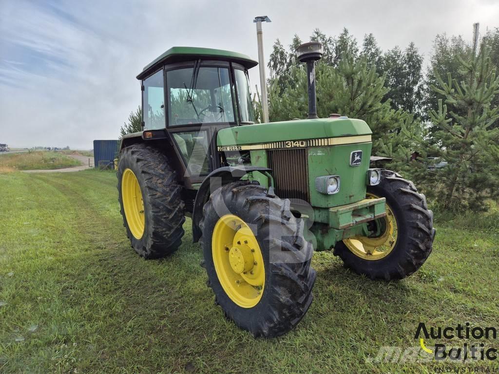 John Deere MFWD Ciągniki rolnicze